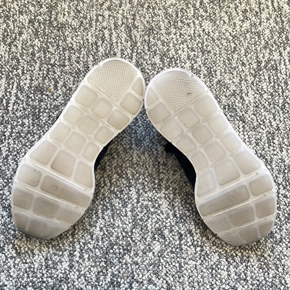 Women’s Adidas black and white sneakers-Size 7.5 - Picture 4 of 4